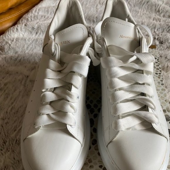 Alexander McQueen Sneakers - Picture 1 of 6